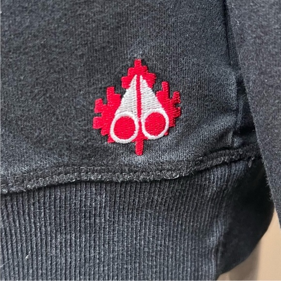 Moose Knuckles Logo Sweatshirt in Black - Picture 6 of 9